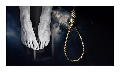 லாரி டிரைவர் தூக்குப்போட்டு தற்கொலை