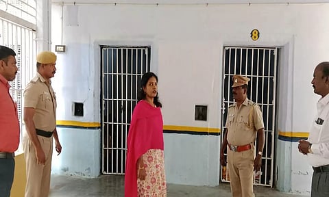 பெரியகுளம் கிளை சிறைச்சாலையில் கலெக்டர் ஷஜீவனா ஆய்வு மேற்கொண்டார்.