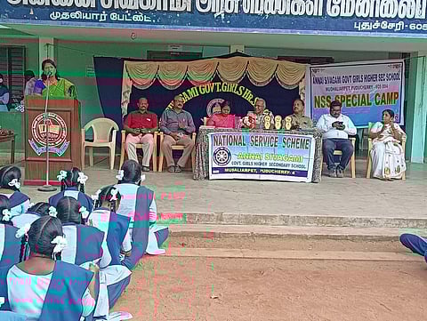 அன்னை சிவகாமி அரசு பெண்கள் மேல்நிலை பள்ளியில் நாட்டு நலப்பணி திட்ட நிறைவு விழா நடந்த போது எடுத்த படம்.