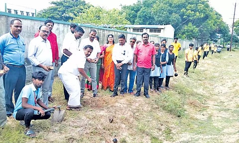 பணி விதைகள் விதைக்கும் பணி தொடங்கியது.