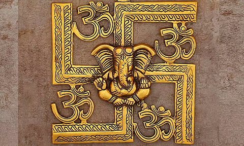 விநாயகர் வலது கையில் ஸ்வஸ்திக்குறி ஏன்?