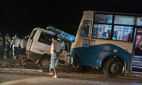 திருவண்ணாமலை அருகே அரசு பஸ்-கார் நேருக்கு நேர் மோதி 7 பேர் பலி