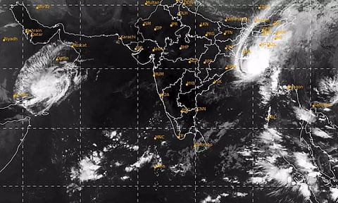 "ஹாமூன்" புயல் அதி தீவிரமாக மாறியது: வங்கதேசத்தில் நாளை கரையைக் கடக்கும்