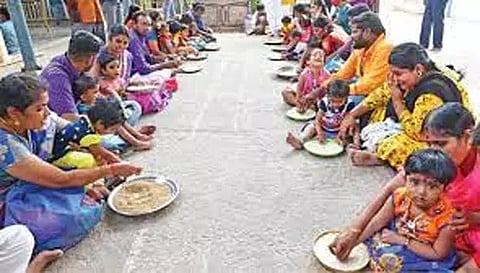 விஜயதசமியையொட்டி அரசு, தனியார் பள்ளிகளில் மாணவர் சேர்க்கை தீவிரம்
