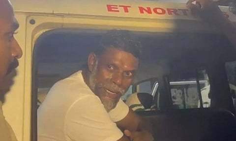 மது போதையில் ரகளை.. ஜெயிலர் வர்மனை தட்டித்தூக்கிய போலீஸ்