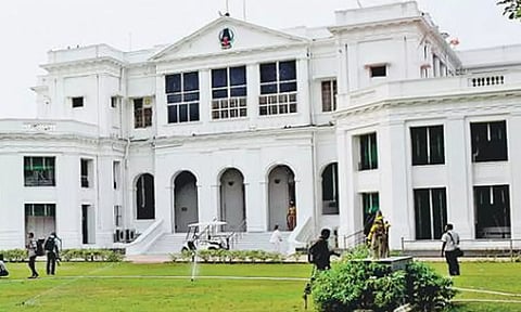 ஆளுநர் மாளிகை முன்பு பெட்ரோல் வெடிகுண்டு வீச்சு- கைதான நபர் பரபரப்பு வாக்குமூலம்