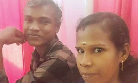 தலை துண்டித்து கொலை செய்யப்பட்ட பிரசன்னா கணவர் ஷாஜியுடன் உள்ள பழைய படம்.
