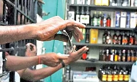 தொடர் விடுமுறை காரணமாக ஒருங்கிணைந்த வேலூர் மாவட்டத்தில் ரூ.18.90 கோடிக்கு மது விற்பனை