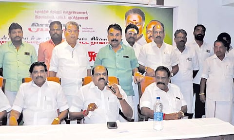 ஆலோசனை கூட்டத்தில் வைத்திலிங்கம் எம்.எல்.ஏ. பேசினார்.