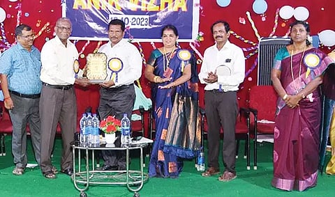 அனிதா குமரன் பள்ளியில் விளையாட்டு விழா