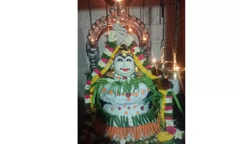 அன்னபிஷேகம் நடைபெற்றது.