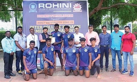 ரோகிணி பொறியியல் கல்லூரி மாணவர்களுக்கு வெள்ளி பதக்கம்