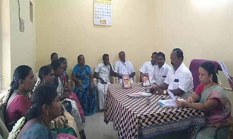 கூட்டத்தில் கலந்து கொண்டவர்களை படத்தில் காணலாம்.