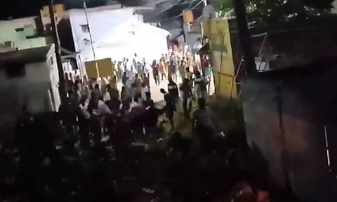 சோக்காடியில் இரு தரப்பினரிடையே மோதல்: வன்முறையில் ஈடுபட்ட 13 பேர் கைது- 23 பேர் மீது வழக்குப்பதிவு