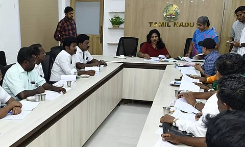தொழிலாளர் நலத்துறை சார்பில் கண்காணிப்புக்குழு கூட்டம் கலெக்டர் ஷஜீவனா தலைமையில் நடைபெற்றது.
