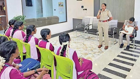 விழிப்புணர்வு முகாம் நடந்த போது எடுத்தப்படம்.