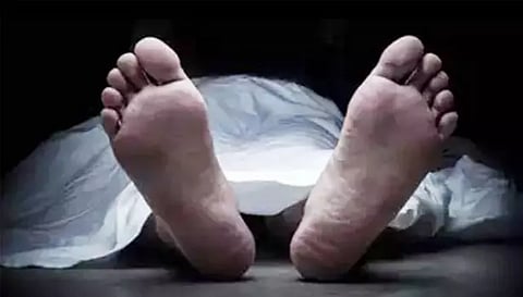 ஓட்டப்பிடாரம் அருகே பஸ் படிக்கட்டில் இருந்து தவறி விழுந்தவர் பலி