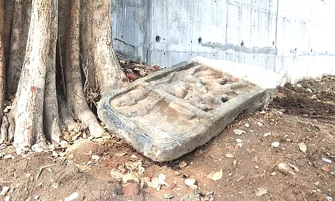 சாலை விரிவாக்க பணிக்காக அகற்றப்பட்ட புலிக்குத்தி சிற்ப கல் மீண்டும் நடப்படும் - நெடுஞ்சாலைத்துறையினர் உறுதி