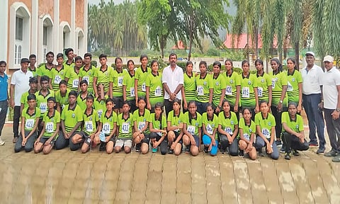 3 மாவட்டங்களுக்கு இடையேயான விளையாட்டு போட்டியில் வி.எஸ்.ஆர். இண்டர்நேஷனல் பள்ளி மாணவர்கள் சாதனை