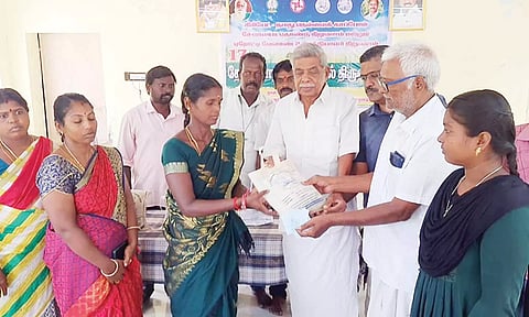 விவசாயிகளுக்கு பாரம்பரிய நெல் விதைகள் இலவசமாக வழங்கப்பட்டது.