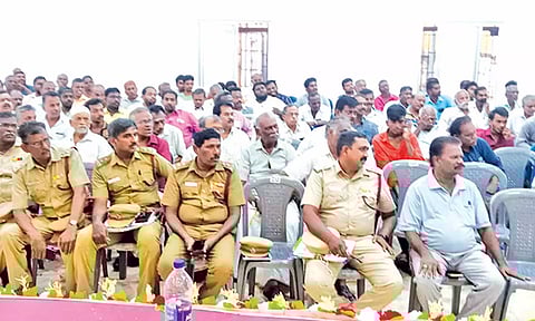 விழிப்புணர்வு கூட்டம் நடந்தது.