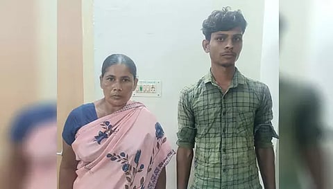 கஞ்சா விற்பனை செய்த சுப்பியா மற்றும் வட மாநிலத்தைச் சேர்ந்த சங்கர் சிங் ஆகியோரை படத்தில் காணலாம்.