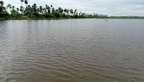 தொடர் மழை ஏரி, குளங்களுக்கு நீர்வரத்து அதிகரிப்பு