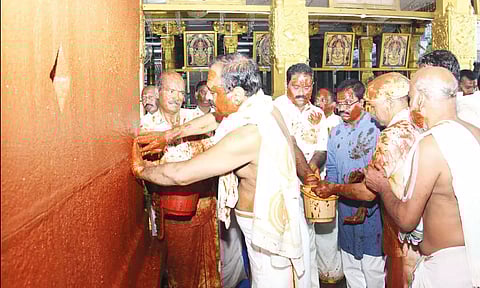 திருச்சானூர்பத்மாவதி தாயார் கோவிலில் ஆழ்வார் திருமஞ்சனம்