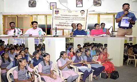 பள்ளி, கல்லூரி மாணவர்களுக்கான வாழ்க்கை வழிகாட்டி நிகழ்ச்சி