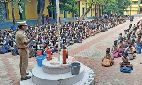 விபத்தில்லா தீபாவளி குறித்த விழிப்புணர்வு பிரச்சாரம் தொடக்கம்