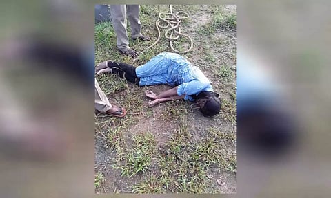 கிணற்றில் பிணமாக மிதந்த கவுசல்யாவை மீட்டபோது எடுத்த படம்.