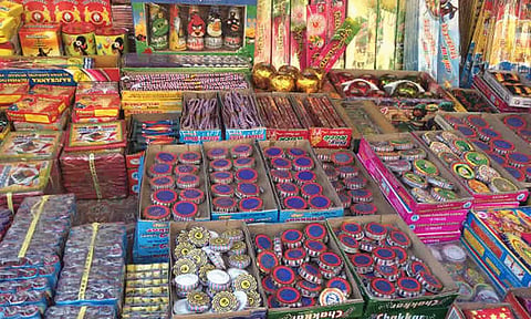 ஈரோடு மாவட்டத்தில் 238 பட்டாசு கடைகளுக்கு அனுமதி