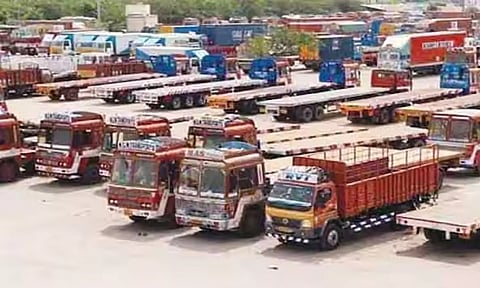 4,200 லாரிகள் அடையாள வேலைநிறுத்தம்