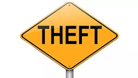 திசையன்விளை அருகே பஸ்சில் மூதாட்டியிடம் ரூ.1.5 லட்சம் திருட்டு