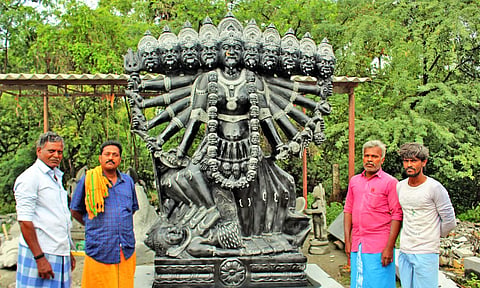 கற்களை கடவுளாக்கும் திருமுருகன்பூண்டி