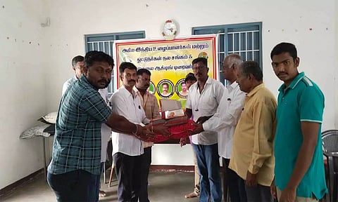 நலத்திட்ட உதவிகள் வழங்கிய போது எடுத்த படம்.