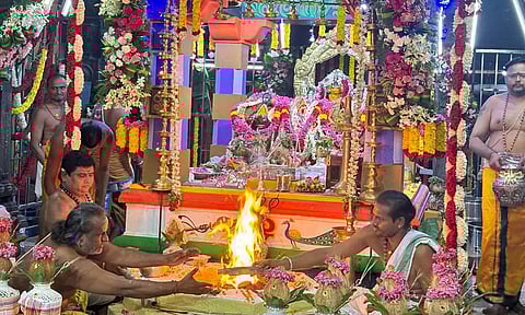 திருச்செந்தூர் சுப்பிரமணிய சுவாமி கோவிலில் கந்தசஷ்டி விழா யாகசாலை பூஜையுடன் தொடங்கியது