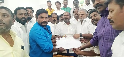 ஆலோசனை கூட்டத்தில் முன்னாள் அமைச்சர் ஆர்.பி.உதயகுமார் கலந்து கொண்டார்.