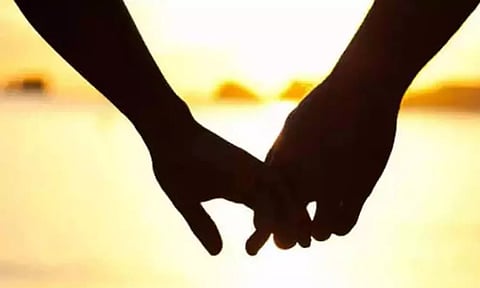 கோவையில் தீபாவளி பண்டிகையை கொண்டாட கள்ளக்காதலனுடன் பெண் ஓட்டம்