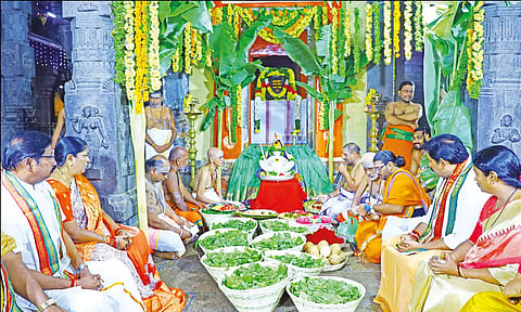 ஸ்ரீகாளஹஸ்தி சிவன் கோவிலில் கோடி வில்வார்ச்சனை, குங்குமார்ச்சனை