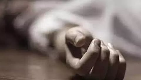 திருமணிமுத்தாற்றில் 60 வயது மதிக்கதக்க பெண் பிணம்