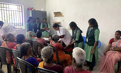 வேளாண் மற்றும் தோட்டக்கலை துறை மாணவர்களுக்கான நாட்டு நலப்பணி திட்ட சிறப்பு முகாம் நடந்த போது எடுத்த படம்.