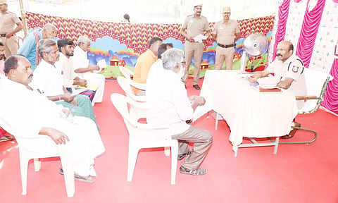 குறை தீர்க்கும் முகாமில் 83 மனுக்கள் மீது தீர்வு