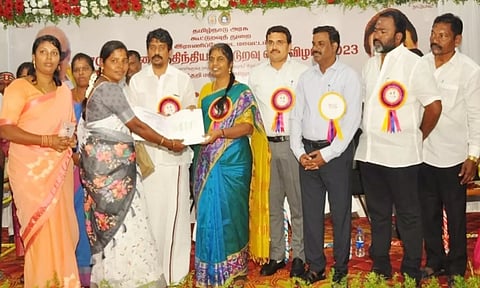 கூட்டுறவு வார விழா நடந்த காட்சி.