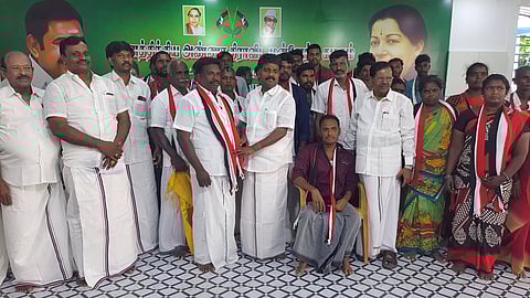 பெரம்பலூரில் - மாற்று கட்சியினர் அ.தி.மு.க.வில் இணைந்தனர்