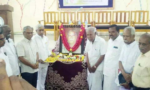 நிகழ்வில் விருத்தாசலனார் உருவபடத்திற்கு அஞ்சலி செலுத்தப்பட்டது.
