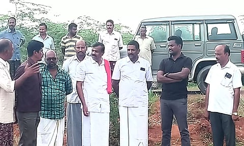 தொண்டாமுத்தூர் பகுதியில் ரூ.3 கோடி செலவில் நவீன ஸ்பிரிங் தடுப்புச்சுவர்