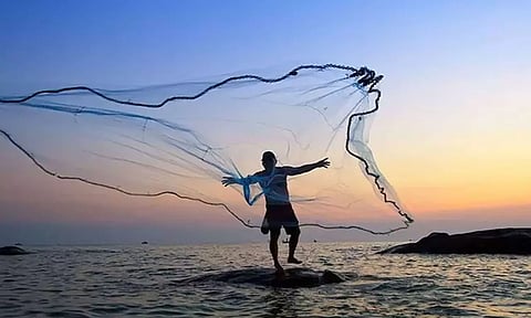 இன்று உலக மீன்பிடி தினம்: பாரம்பரியத்தை மீறும் விதிமுறைகளால் பாழாய்போகும் மீனவர்கள் வாழ்வாதாரம்