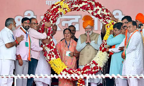தேர்தல் தேதி அறிவித்த பிறகு முதன்முறையாக மோடியுடன் ஒரே மேடையில் வசுந்தர ராஜே சிந்தியா