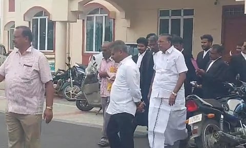 தருமபுரி நீதிமன்றத்தில் சொத்து குவிப்பு வழக்கில் அ.தி.மு.க., முன்னாள் அமைச்சர் கே.பி. அன்பழகன் ஆஜர்